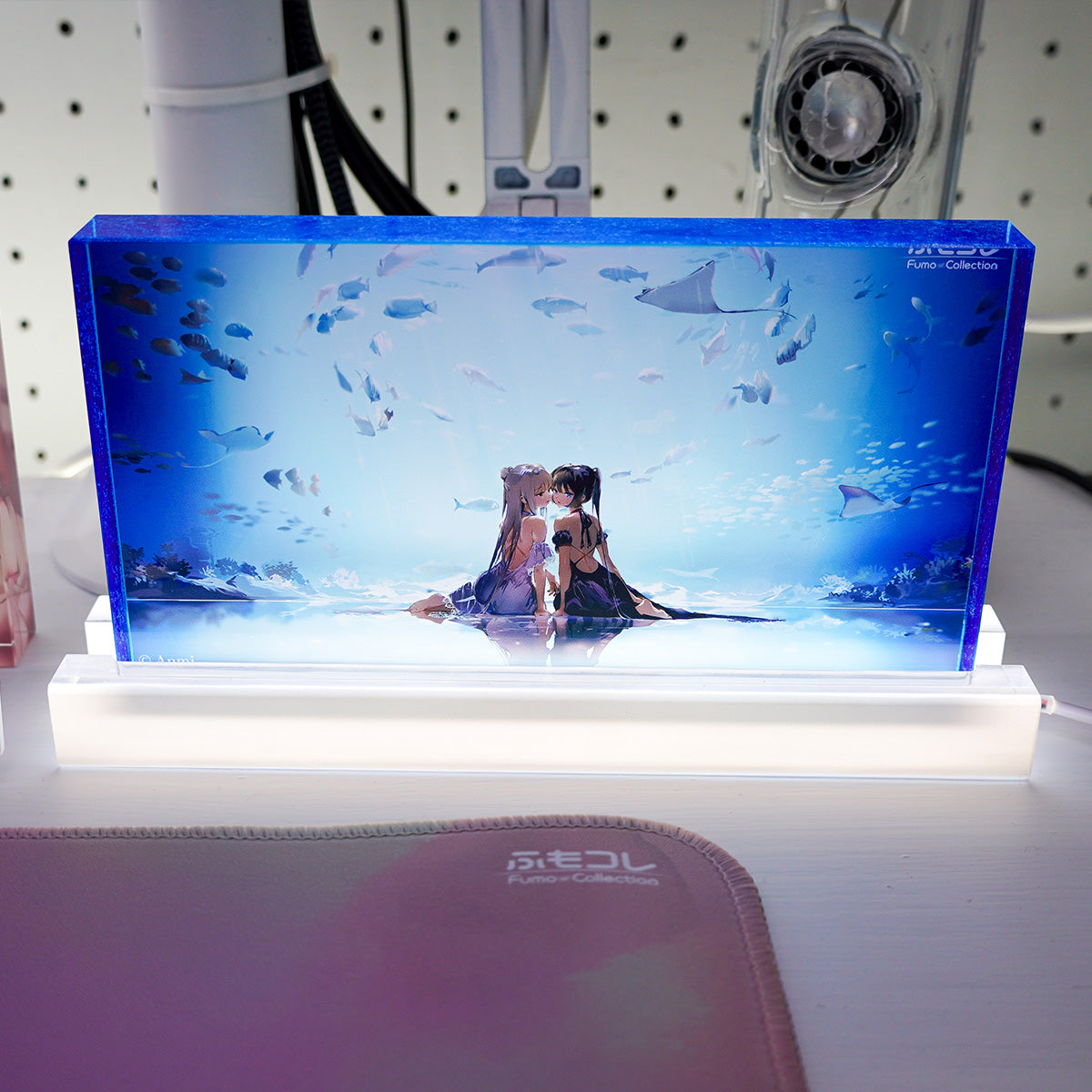 FumoColle x Anmi Acrylic Block with LED Stand - Aquarium Love -