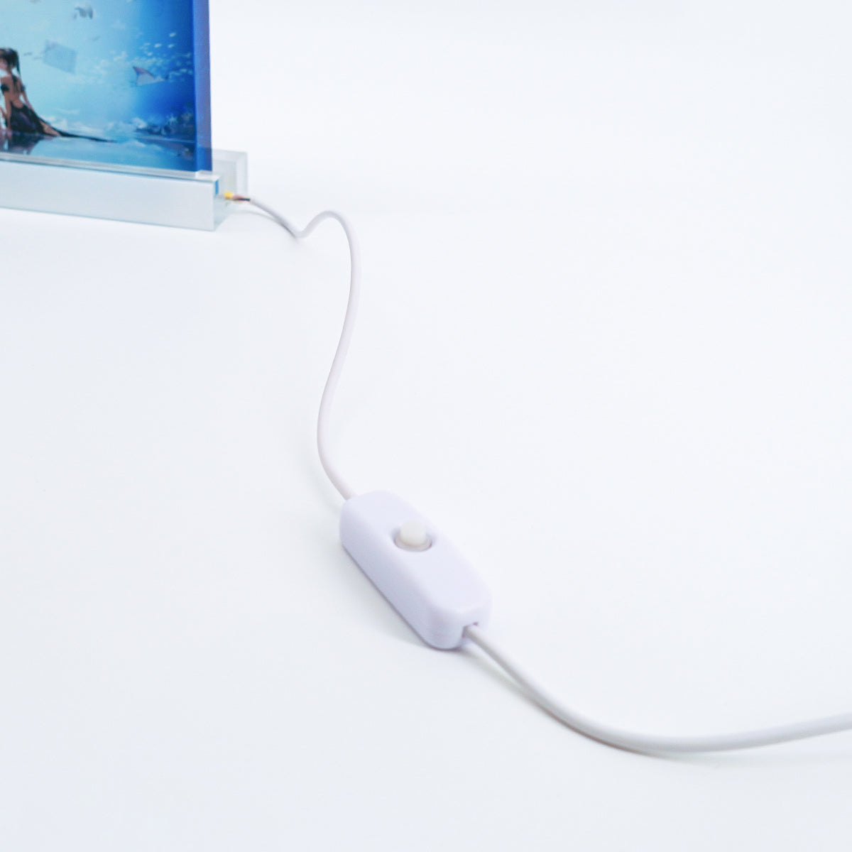 FumoColle x Anmi Acrylic Block with LED Stand - Aquarium Love -