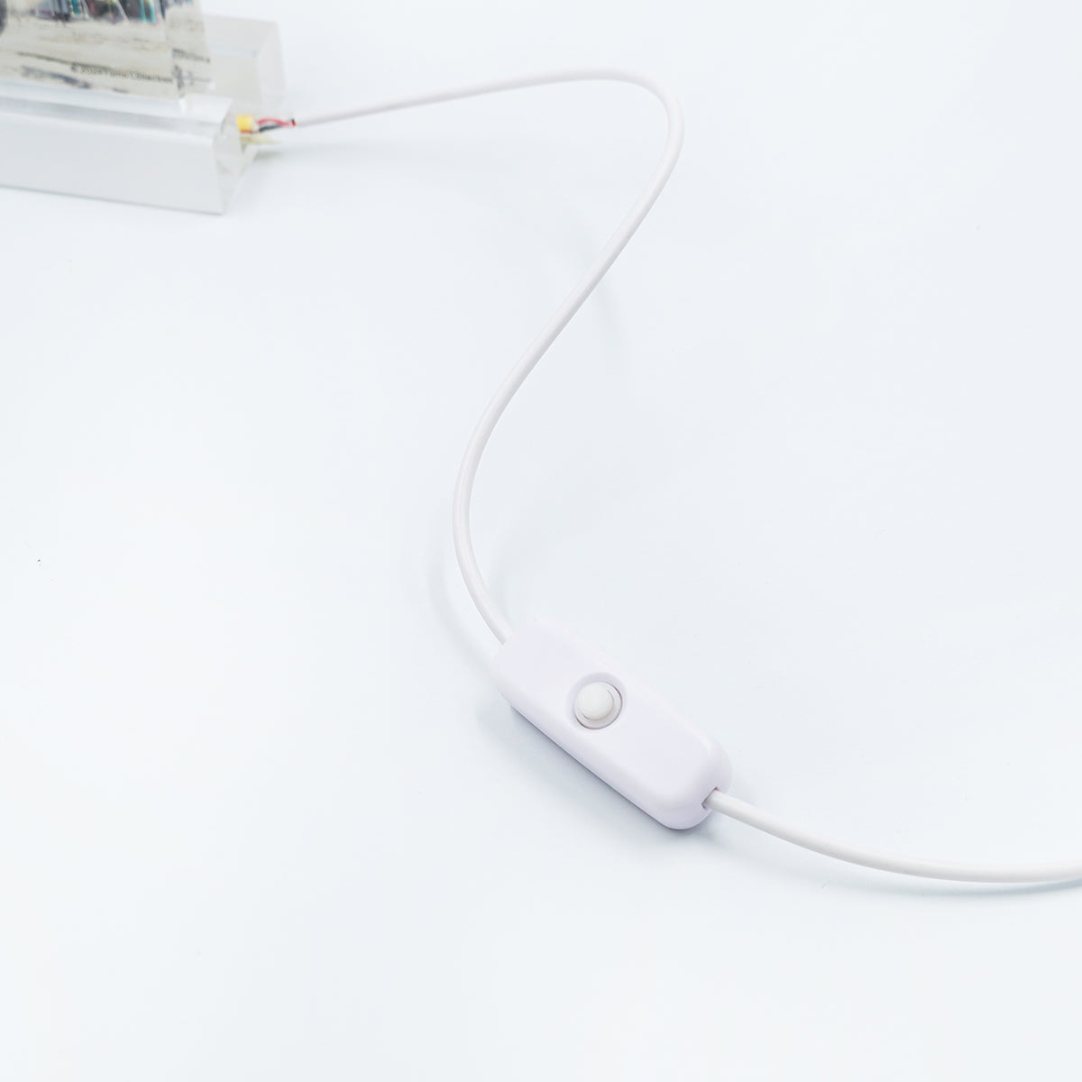 ふもコレSEASONS × 前田ミック  LEDスタンド付きアクリルブロック 冬