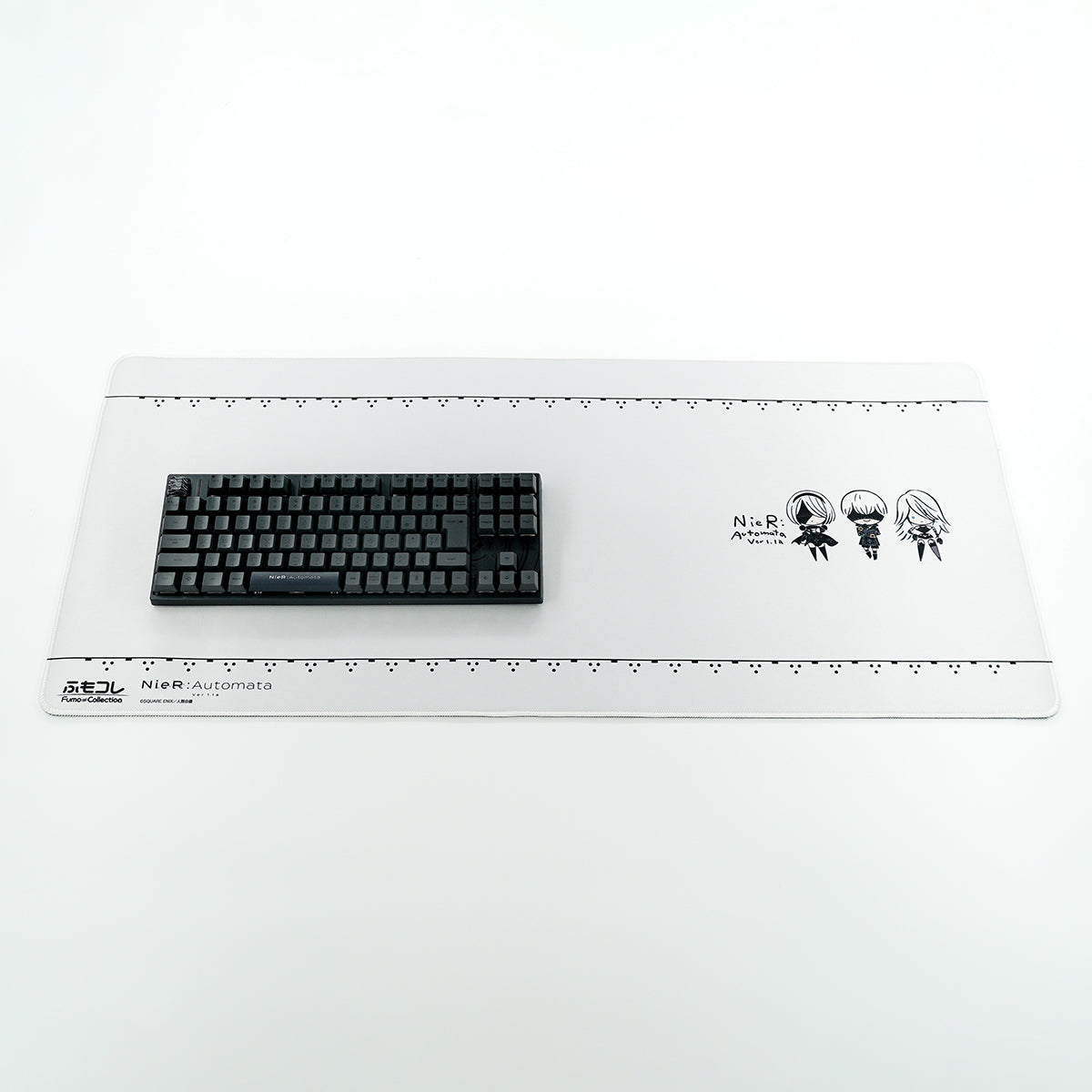 ふもコレ × ニーアオートマタ マウスパッド A 白