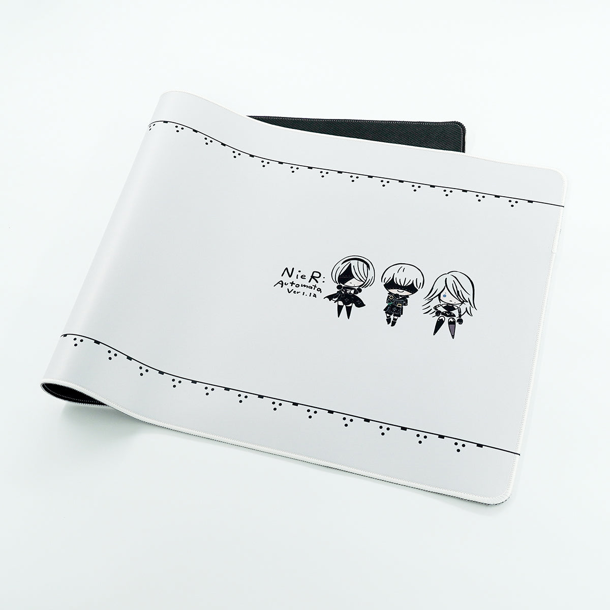 ふもコレ × ニーアオートマタ マウスパッド A 白
